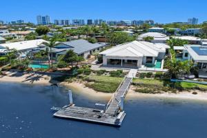 4 bedroom waterfront dream holiday home and small pet friendly, Mooloolaba
