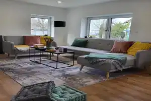 Stressfrei nahe LEGOLAND - 2 Ferienhäuser mit viel Platz für Familien & Gruppen Apartments, Gunzburg