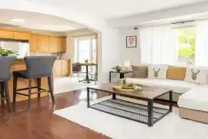 Cozy Modern 4BR Home with Sunny Patio Guest house, Ottawa