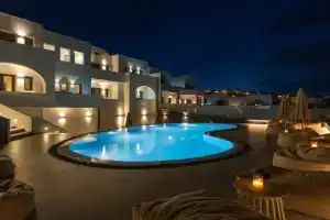 Kudos Suites Firostefani, Fira