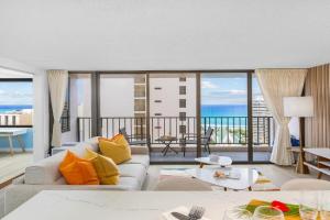 Chic and Upscale Waikiki Beach Ocean View with Parking Apartments, Honolulu
