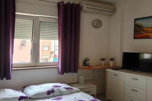 Room Nelly, Umag