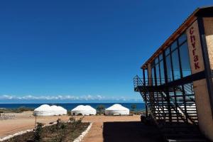 Yurt camp Chyrak, Ton