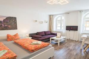 F0 - Urlaubsmagie - Kleine voll ausgestattete Wohnung mit Gemeinschaftsgarten, -pool & -sauna Apartments, Sebnitz