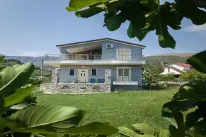 Amla's Villa, Berat
