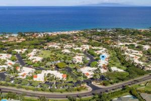 New! Palms 702 - Romantic Retreat - Split AC in Bedroom - Open-Air Living Area, Wailea