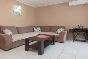 Apartman Andrea, Risan