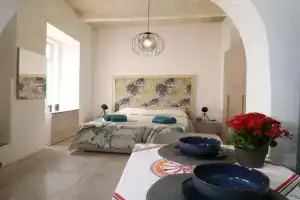 Gardjola Apartment - Authentic Stay By the Marina, Ideal for Couples, Valetta