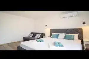 Apartman Jan, Karlobag