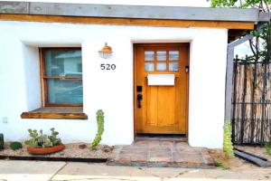 Historic 1900 Adobe Downtown Barrio Retreat Apartments, Tucson