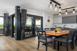 Luxury Apartments BRIGITTA with whirlpool in, Umag