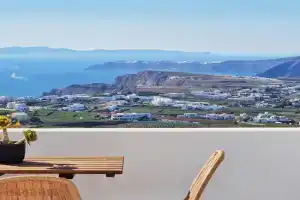 Karpimo North - Boutique Suite with Sunset View & Private Jacuzzi Villa, Pirgos