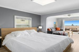 1628 West Oceanfront Oasis 2,3 Apartments, Newport Beach