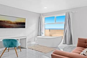 1628 West Oceanfront Oasis 4,5,6,7,8,9 Apartments, Newport Beach