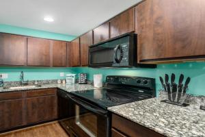 Central 1BR with Free Parking Near Med Center & NRG Stadium Apartments, Houston