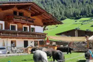 Permadieshof Hostel, St. Leonhard im Pitztal