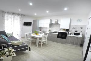 Midos Home Apartments, Syracuse