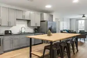2 Stylish apartments near shops and entertainment, Cincinnati