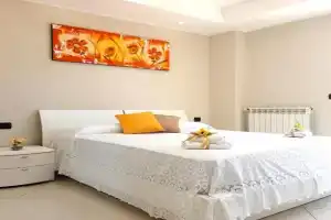 La Tortora Apartments, Cefalu