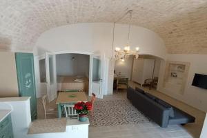Terry house, Noci