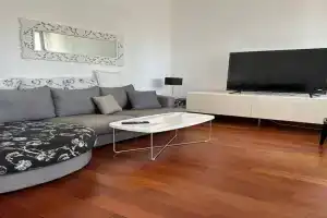 Sasha's apartment, Bar