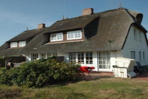 Arnika-Hof Arnika Hof Hausteil 21 Guest house, Wenningstedt