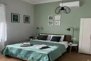 Kastélykert Vendégház Apart-hotel, Tata