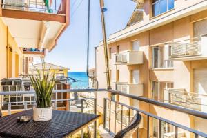 'Nature Home' 30MT SEA -CENTRAL STATION -NETFLIX Apartments, Pietra Ligure