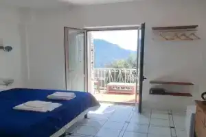 Rebellum Guest house, Scala
