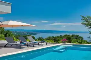 Casa Marta with Pool and Sea View, Opatija