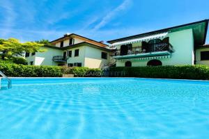 Parigi Apartment - 200m dal Lago con Vista piscina, Sirmione