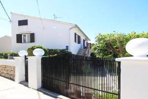 Apartment Plese, Baska