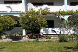 apartmani Ivan & Mirjana 1, Lopar