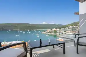 Apartement Mirella 2 "Your romantic sea-view escape in the heart of", Rabac