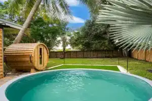 Zen Retreat - Sauna Pool Cold Plunge & More Guest house, Fort Lauderdale
