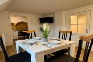 2,5-Zimmer-Dachgeschoss Monteurwohnung Apartments, Neumunster