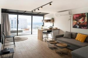 Apartments By the Beach TLV, Tel Aviv