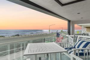Private Beachside Home with HotTub Guest house, Carlsbad