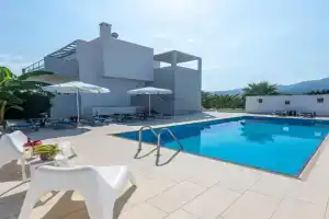 Design villa with private pool and sea view, Tigaki
