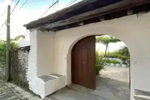 StoneTale Garden Guesthouse, Gjirokaster