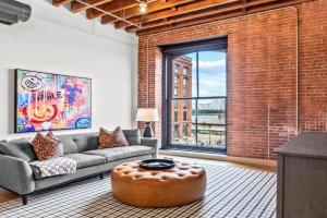 Brick & Bed Riverfront Lofts, G 209 Apartments, Saint Louis