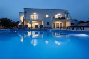 Villa Milutin 1, Vrsi