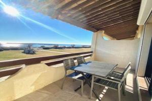 Appartement vue mer B21, parking privé Apartments, St. Maries-de-la-Mer