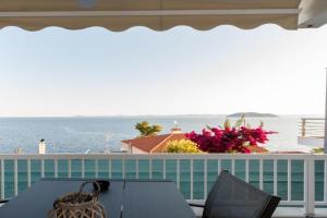 Sandra Seaview Suites, Neos Marmaras