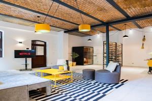 Design Loft - SAUNA - ZENTRAL - PARKPLATZ - WIFI - KAFFEE - NETFLIX Apartments, Wiesbaden