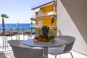 Atena Room, Mazzeo