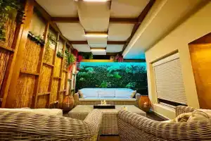 Oasis Urban 3-Bedroom Apartment with private patio, Heraklio Town