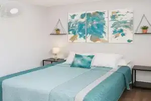 Fun-Filled 3 bedroom Retreat Near Six Flags & Stadiums, Arlington