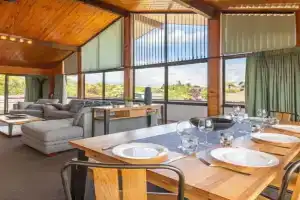 Deluxe Redwoods Guest house, Rotorua