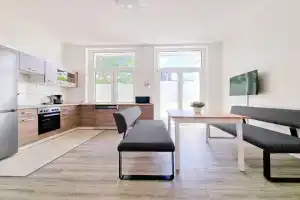 Tolstov Apartments - 3 Zimmer Wohnungen mit Balkon - 15 Min zur Messe DUS, Ratingen